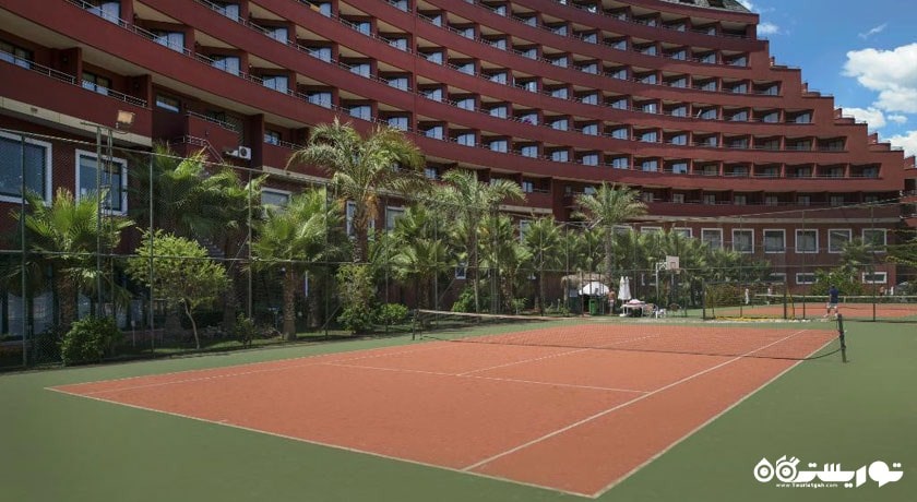 زمین تنیس اختصاصی هتل